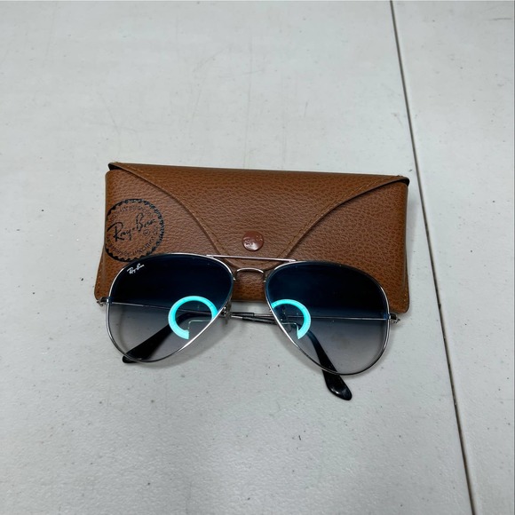 SOLD Ray Ban Sun Glasses - Picture 1 of 4